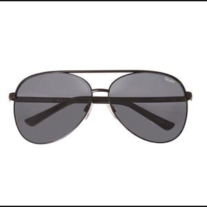 Quay Vivienne Sunglasses in Black/Smoke